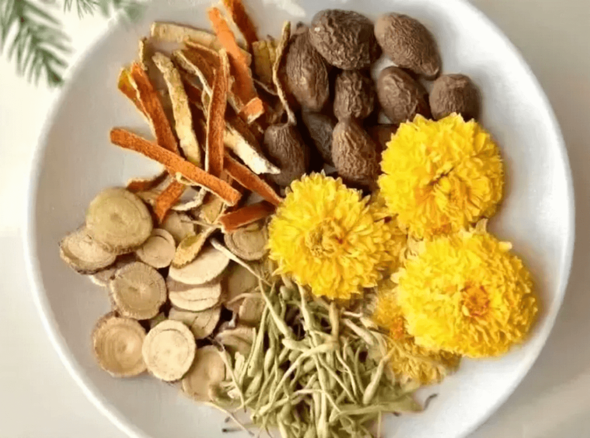 Brewing Roasted Licorice, Dried Ginger, Chenpi, and Chrysanthemum Tea